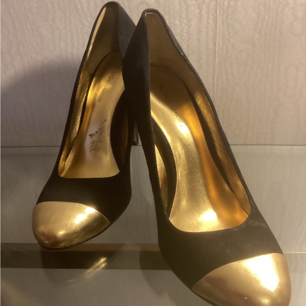 BCB GENERATION  BLACK SUEDE HEELS WITH GOLD TOE.SZ 9.5. $25.